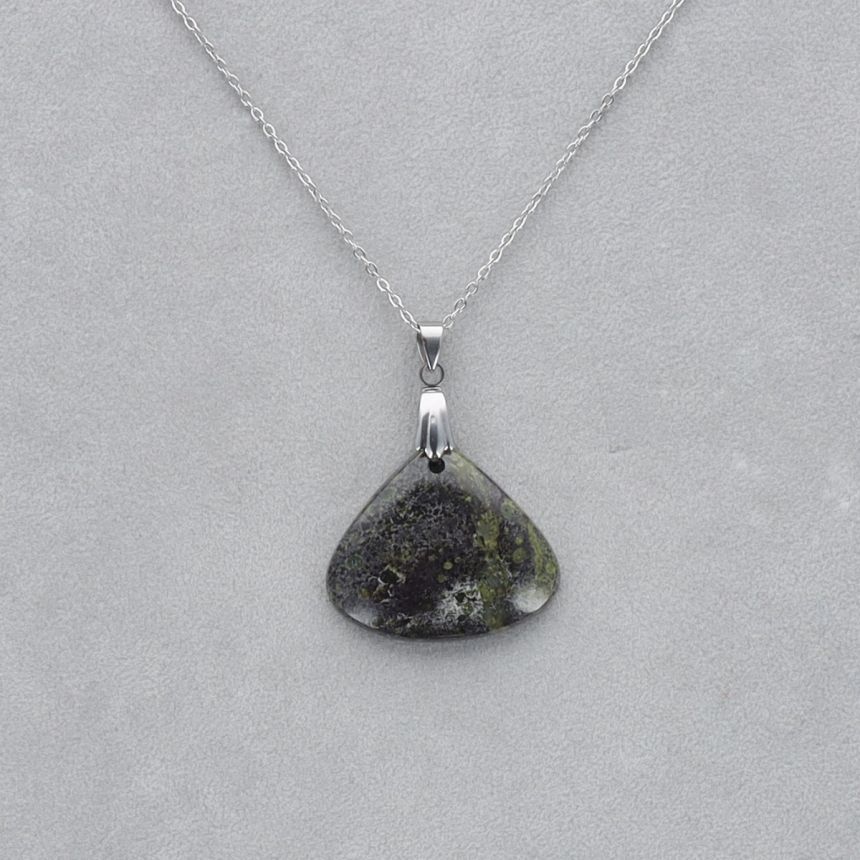 Dragon Vert Cabochon percé 18