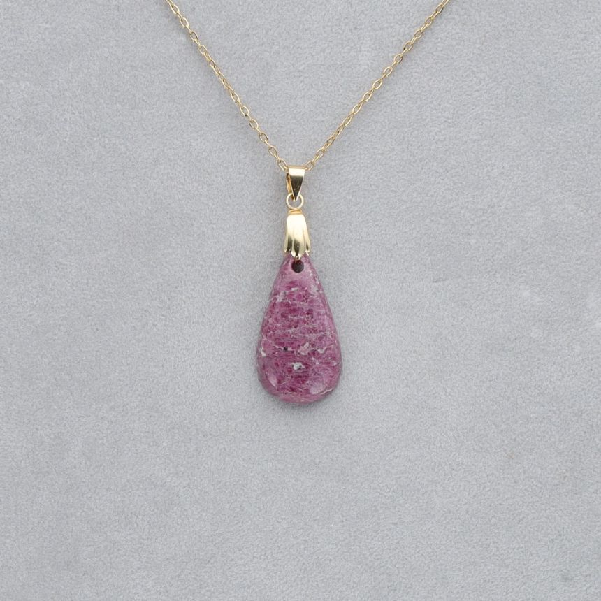 Fuschite Rubis Cabochon percé 58