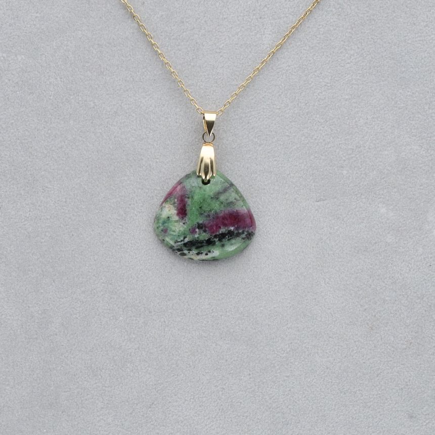 Fuschite Rubis Cabochon percé 64